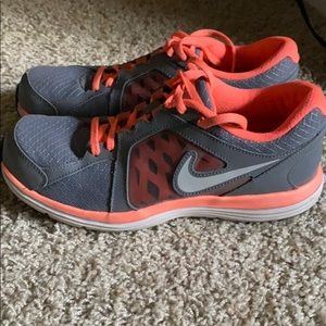 Nike dual fusion running shoes